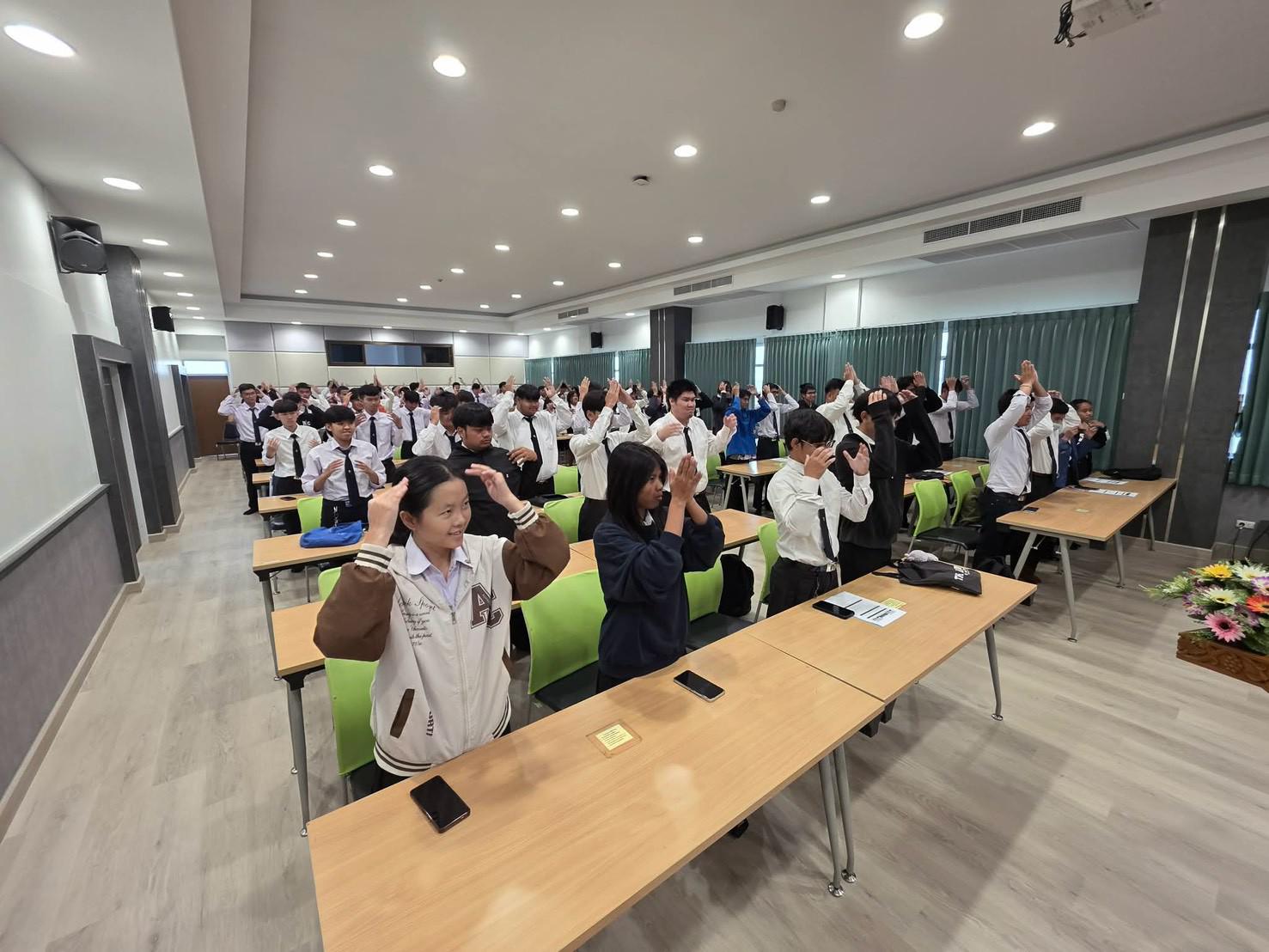 23. คณะเทคโนโลยีอุตสาหกรรม มหาวิทยาลัยราชภัฏกำแพงเพชร จัดโครงการอบรมและพัฒนาทักษะภาษาอังกฤษและมาตรฐานคอมพิวเตอร์ สำหรับนักศึกษาชั้นปีที่ 1
